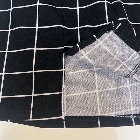 ‎SHEIN mini skirt black and white size-small - Picture 5 of 7